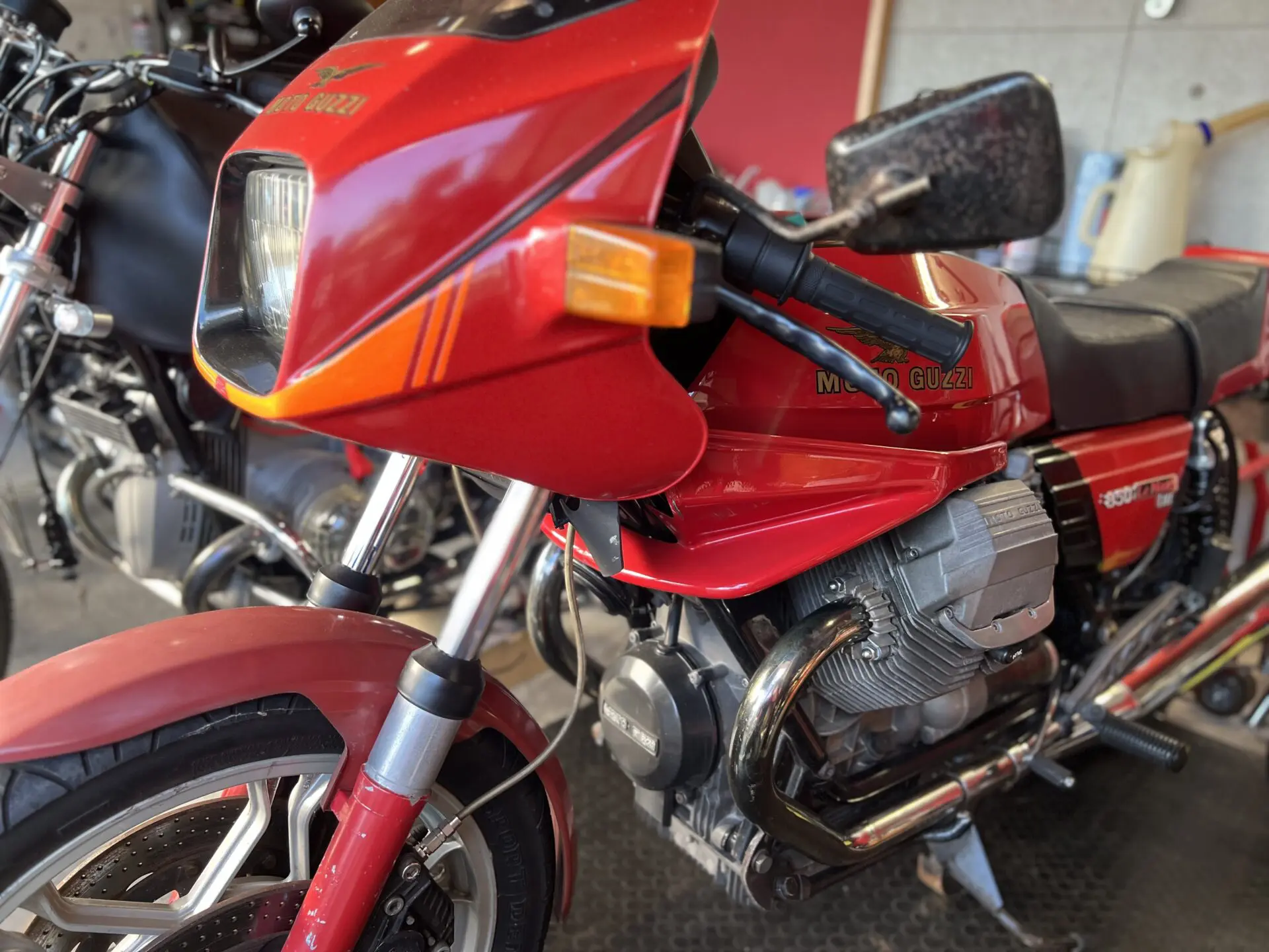 スタッフKEI】MOTOGUZZI ルマンⅢをメンテナンス！ – Escape Blog