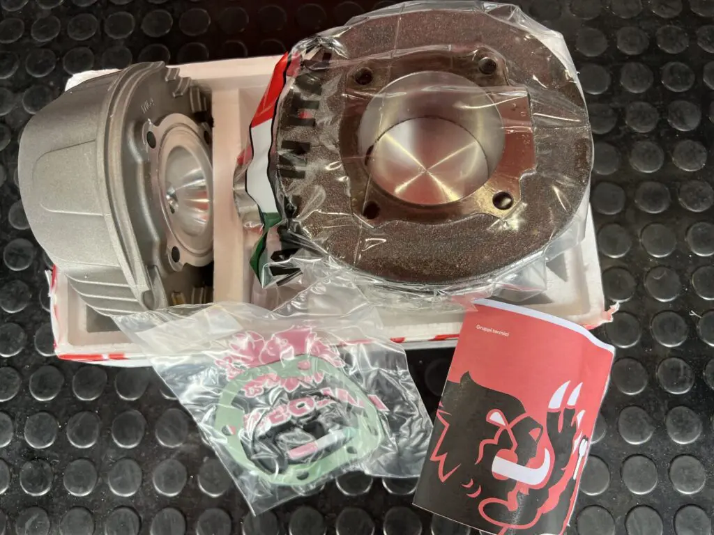 スタッフKEI】「VESPA PX150Euro3 ボアアップ＆リミッター解除etc(前編