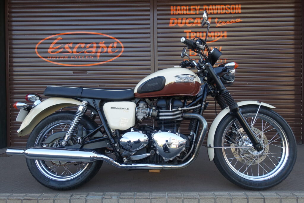 ビンテージトライアンフ　t100 エキゾーストパイプ　triumph チョッパー DSC07997-1024x683.jpg