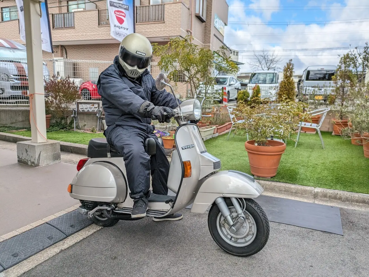 ｢お取引中」ベスパPX200E ★ 引き取り限定 スタッフKEI】VESPA PX200E納車 – Escape Blog