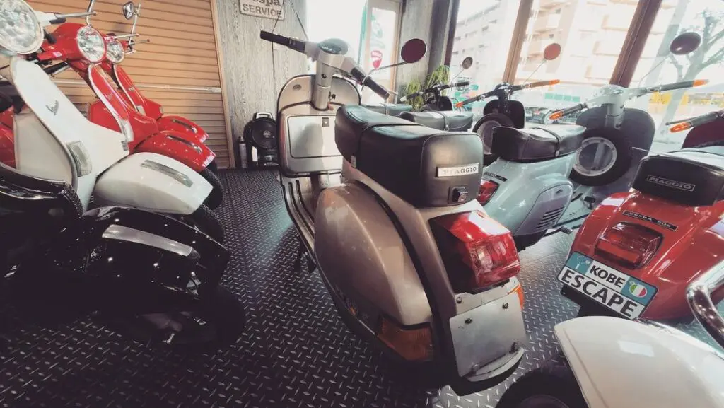 スタッフKEI】VESPA PX200E納車 – Escape Blog