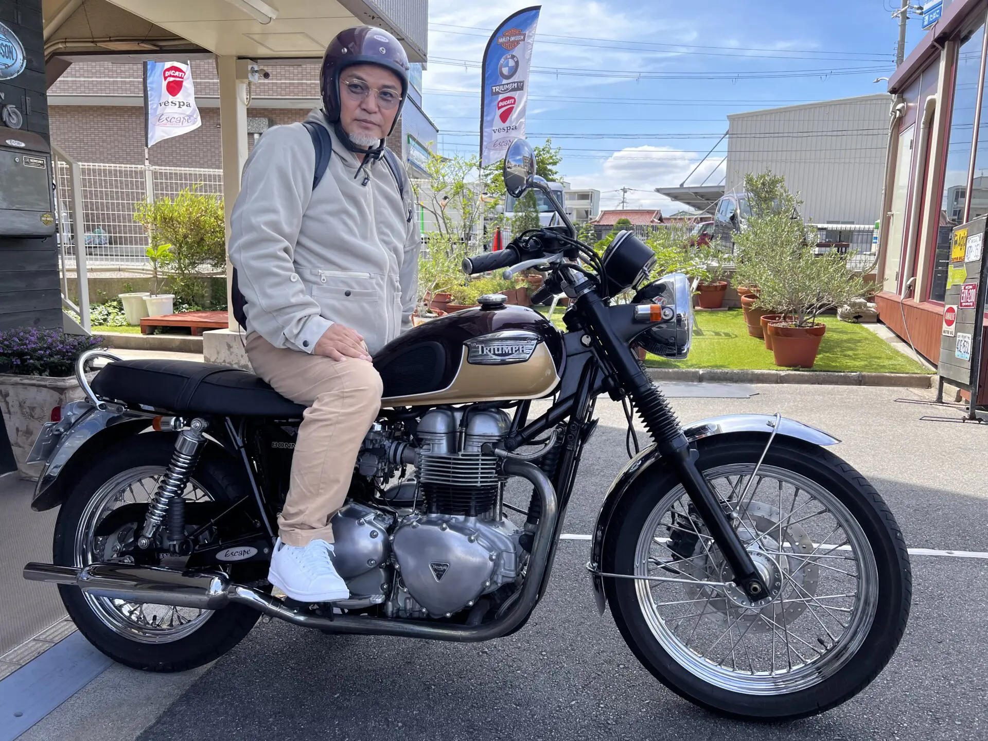 TRIUMPH ボンネビル790納車！ – Escape Blog